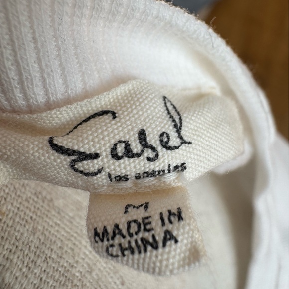 Easel White Sweatshirt with Blue bandanna  star accents-new without tags - Picture 6 of 6